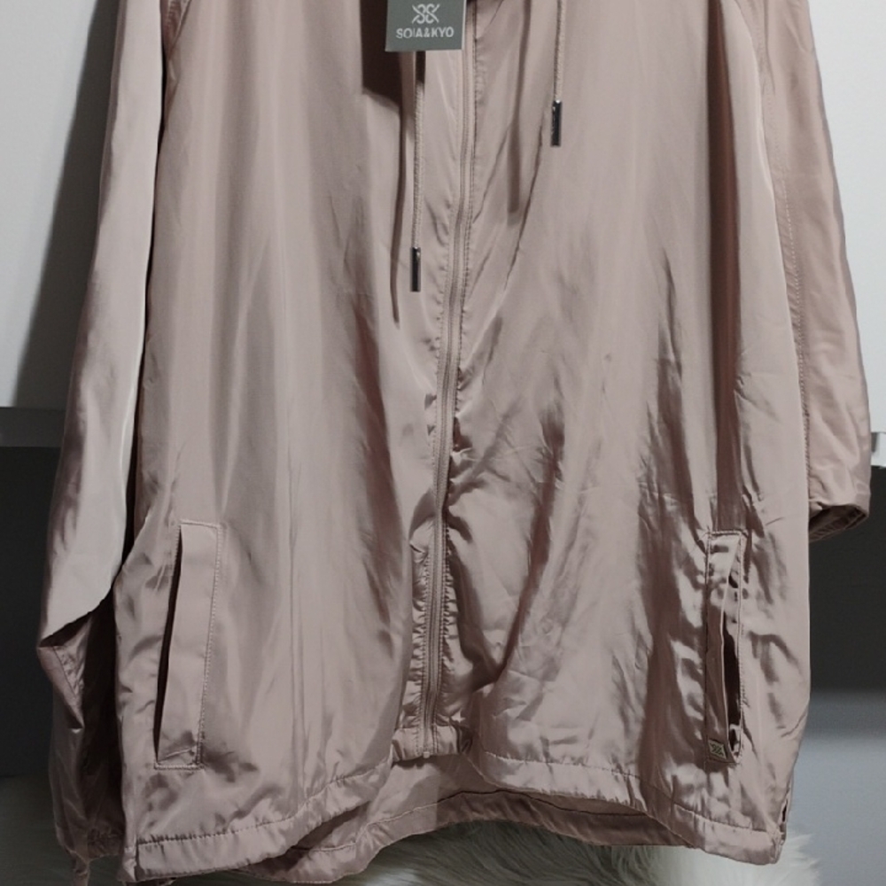 (A-71) SALE! NWT Soia & Kyo Oaklynn Light Tan Hooded Windbreaker Hi-lo Jacket - Picture 6 of 10